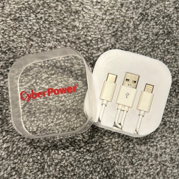 White Multi-Connector Charging Cable Set - Picture 1 of 3